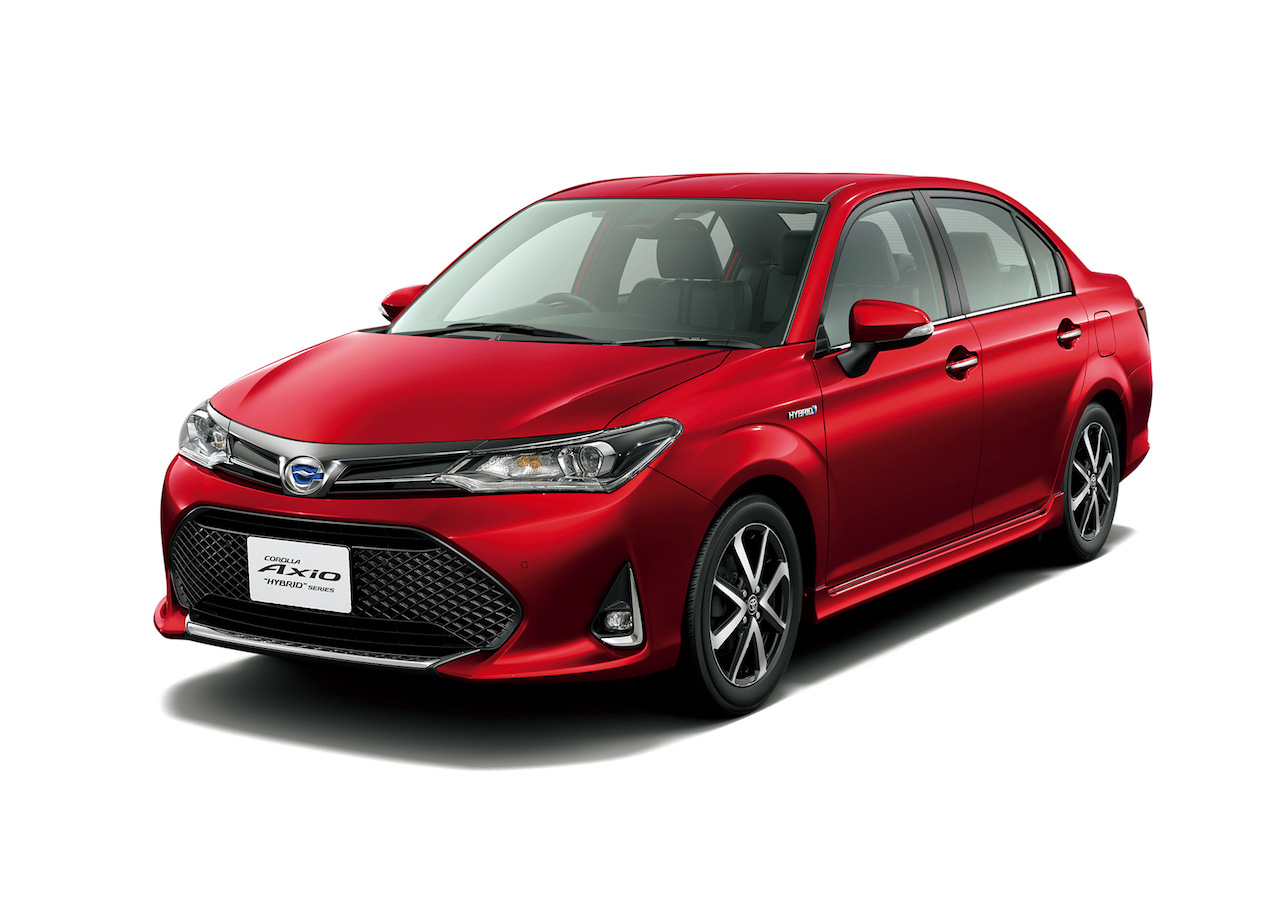 2018 Toyota Corolla Axio WxB front three quarters